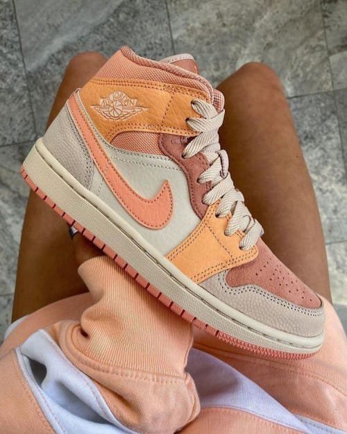 First Copy Air Jordan Retro 1 APRICOT ORANGE Shoes For Her - Image 2